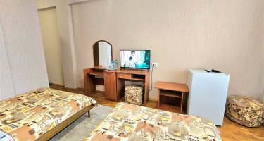 2-bed Economy with extra seat
